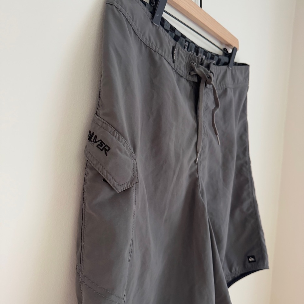 Quiksilver Men’s Gray Board Shorts Size 38‎ Surf Swim Trunks - Picture 3 of 10